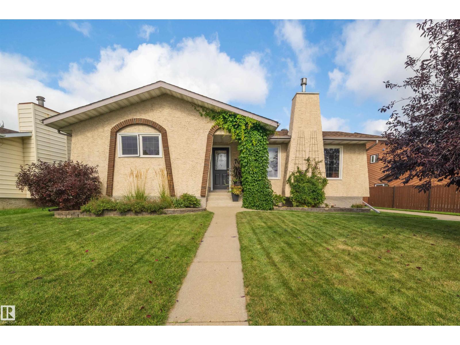 MLS® listing #30288448 for sale located at 704 WARWICK RD NW