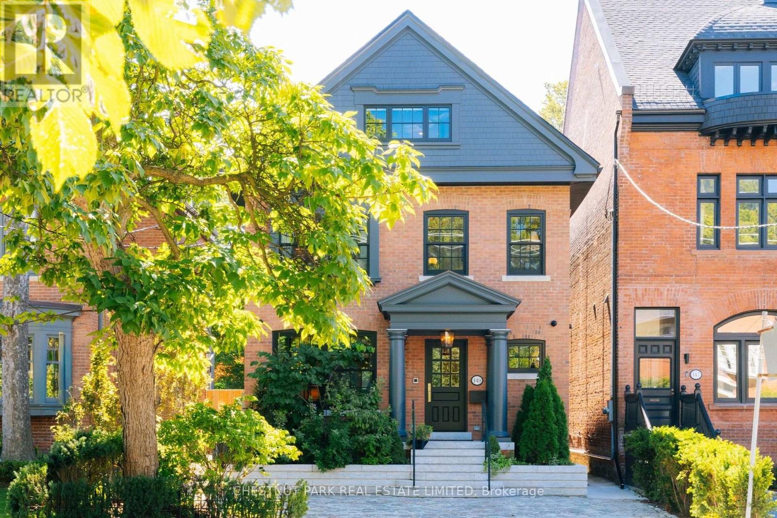 MLS® listing #30289918 for sale located at 149 ROXBOROUGH STREET E