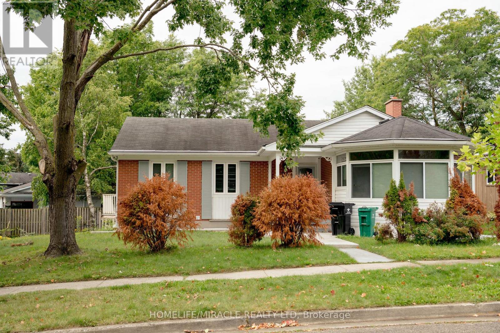 MLS® listing #30290246 for sale located at 25 THORNRIDGE CRESCENT