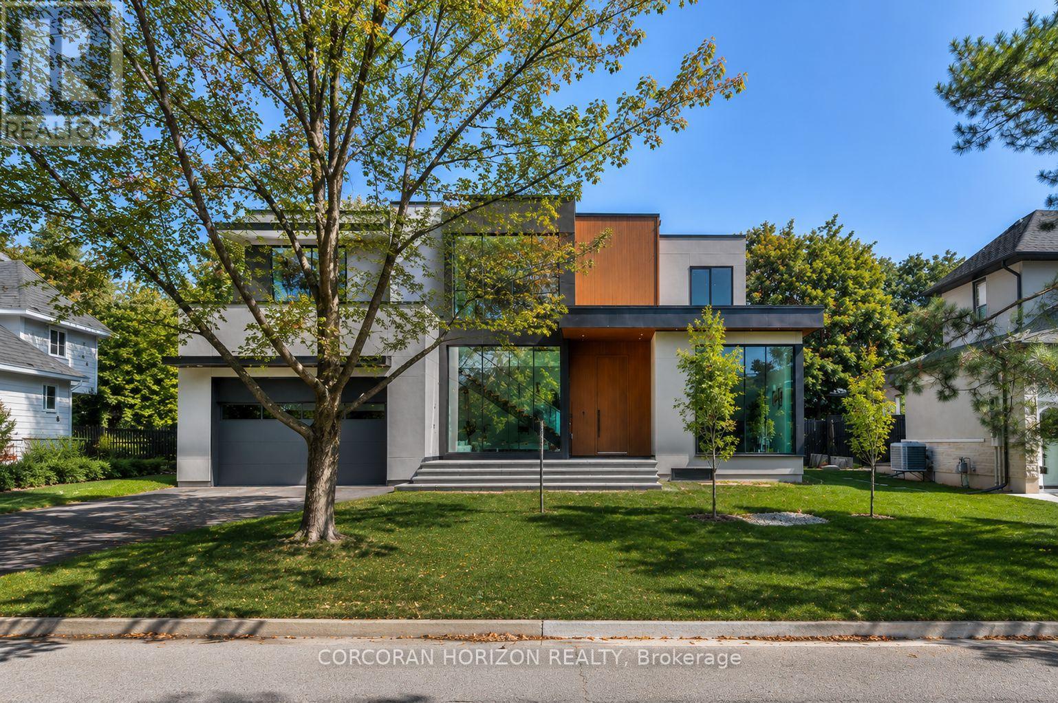 MLS® listing #30290978 for sale located at 1277 HILLVIEW CRESCENT