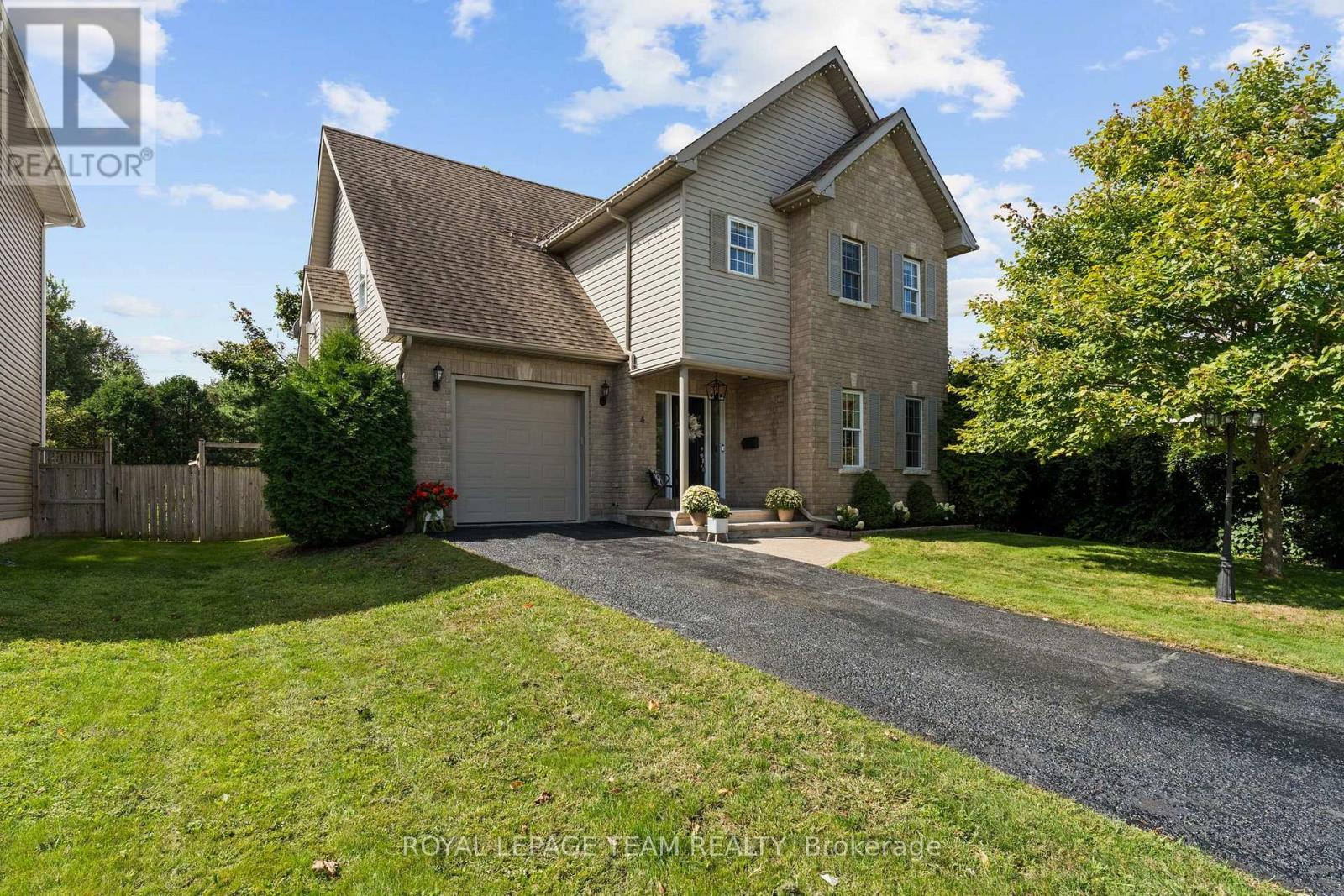 MLS® listing #30291557 for sale located at 4 FRANCIS STREET
