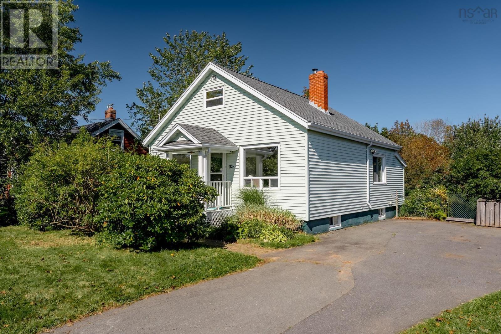 MLS® listing #30293370 for sale located at 9 Chestnut Lane