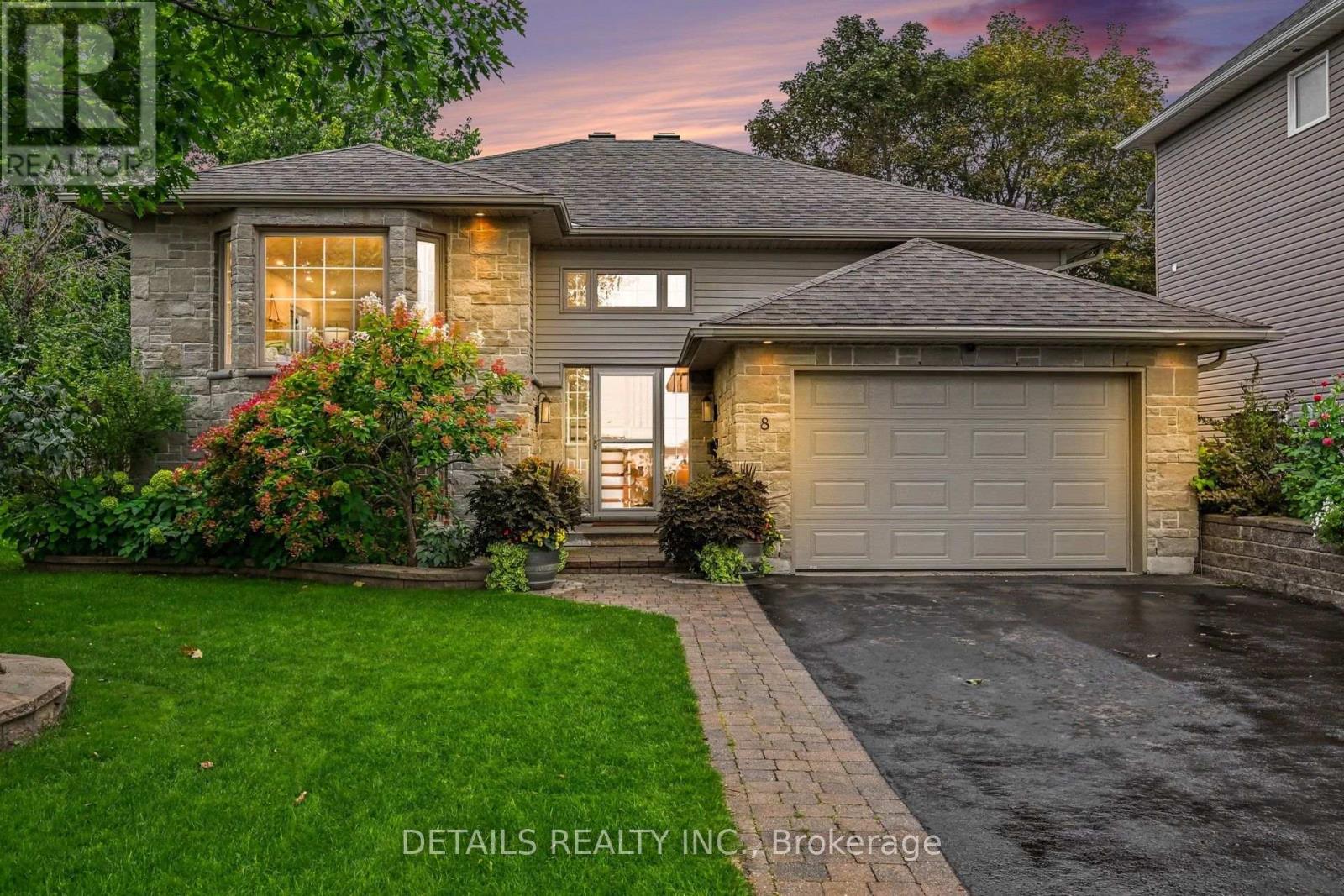 MLS® listing #30293584 for sale located at 8 FRANCIS STREET