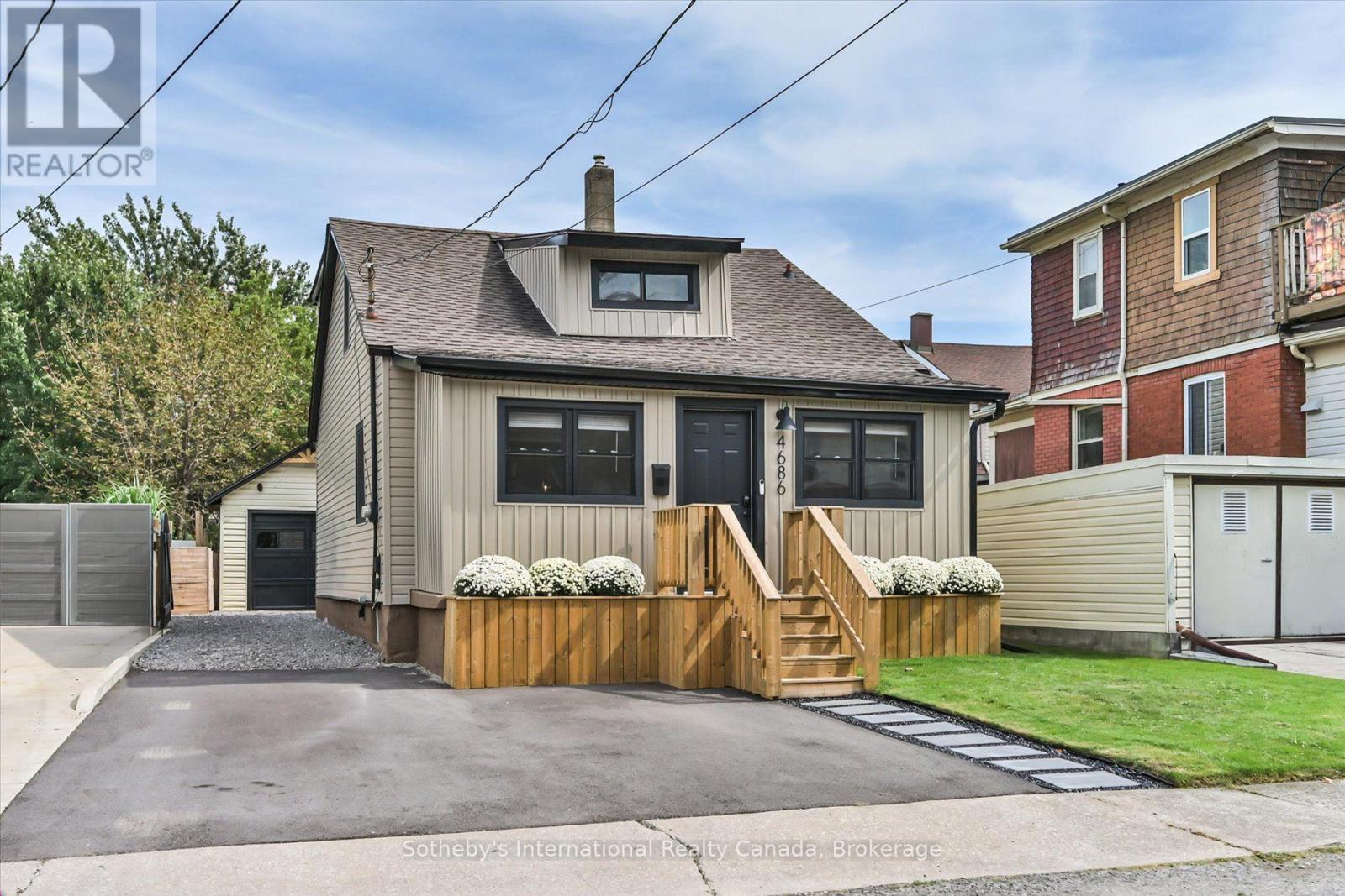 MLS® listing #30294114 for sale located at 4686 THIRD AVENUE