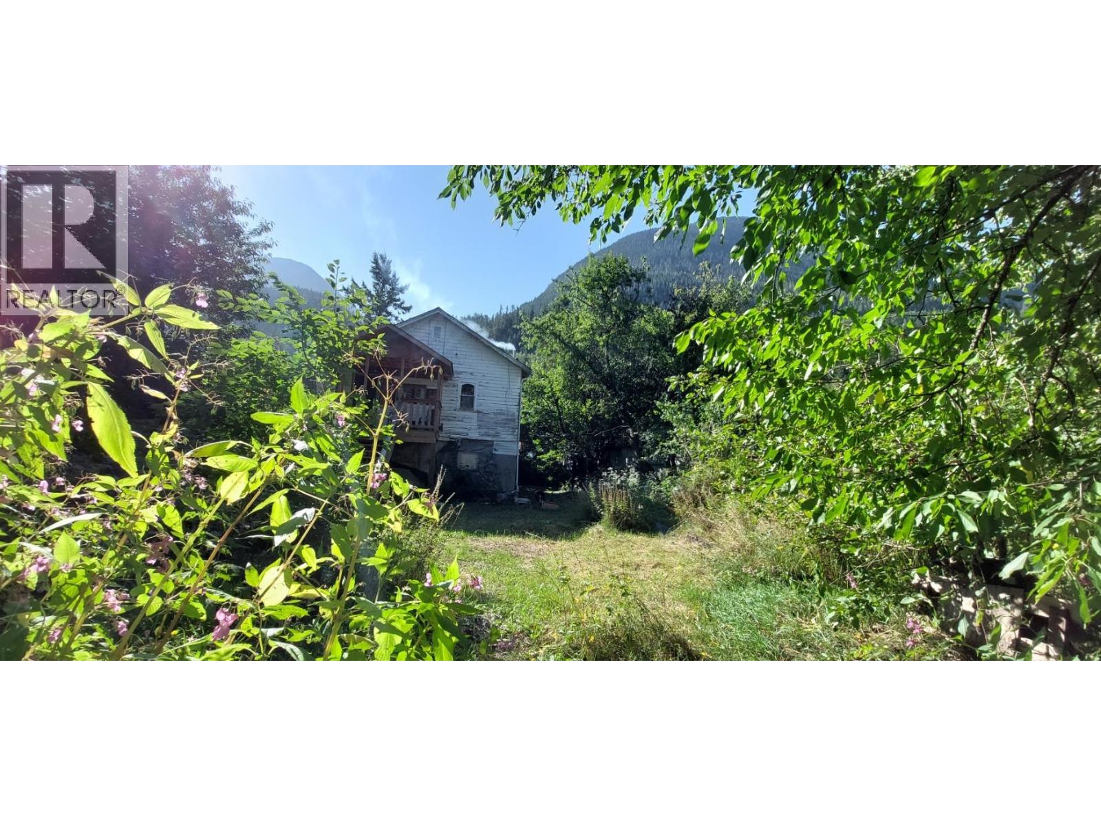 MLS® listing #30295193 for sale located at 616 CLIFF STREET