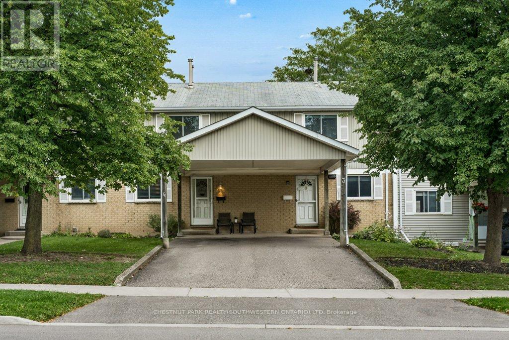 MLS® listing #30296670 for sale located at 4 - 255 NORTHLAKE DRIVE
