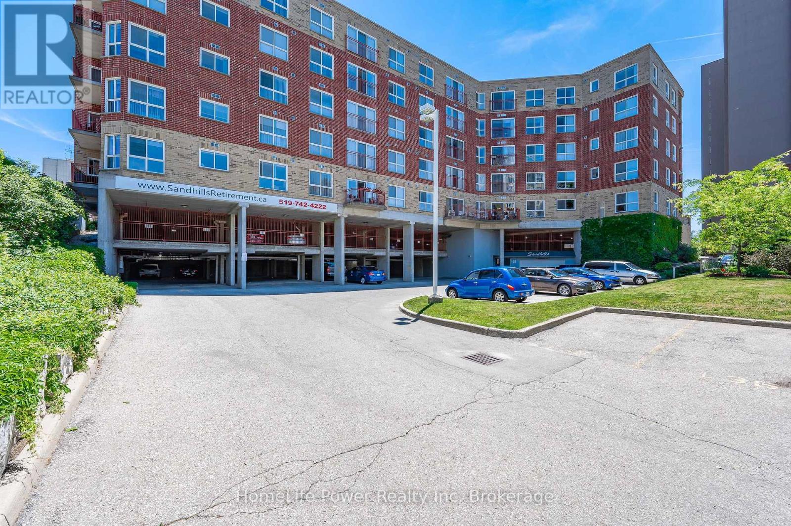 MLS® listing #30297132 for sale located at 107 - 20 ST GEORGE STREET