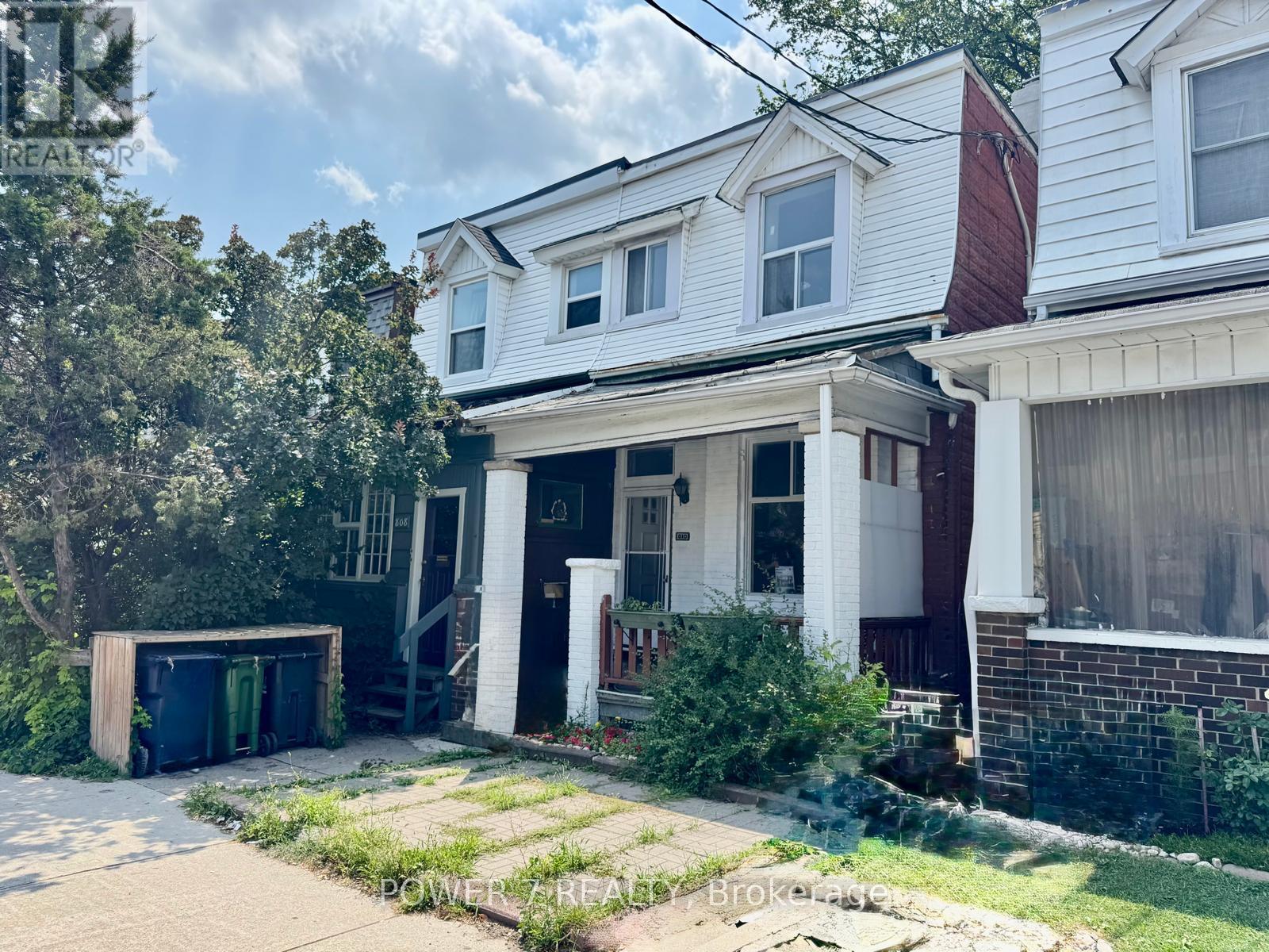 MLS® listing #30297169 for sale located at 810 OSSINGTON AVENUE