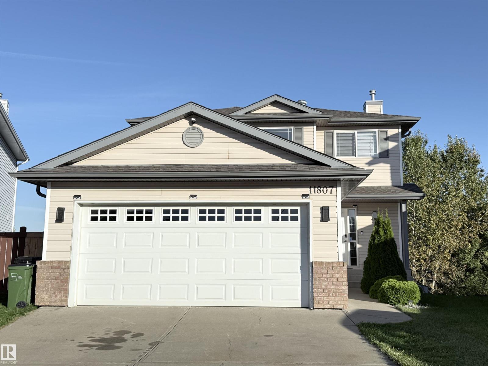 MLS® listing #30298459 for sale located at 11807 171 AV NW