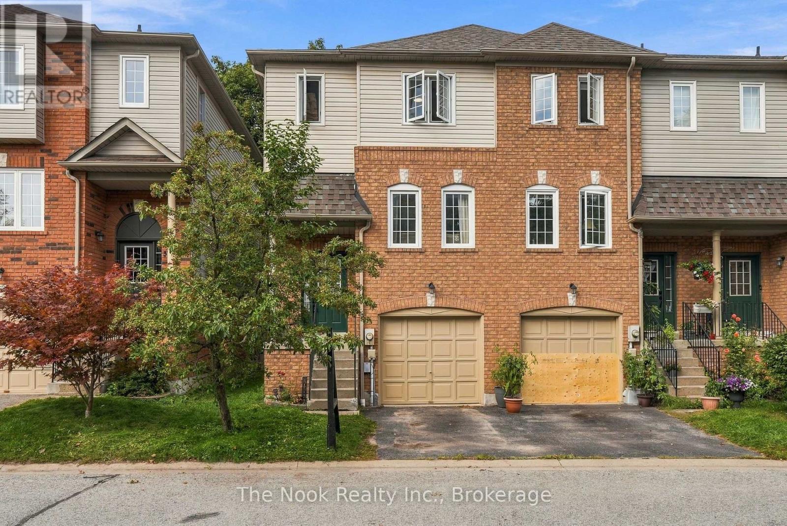 MLS® listing #30298678 for sale located at 33 ASPEN PARK WAY