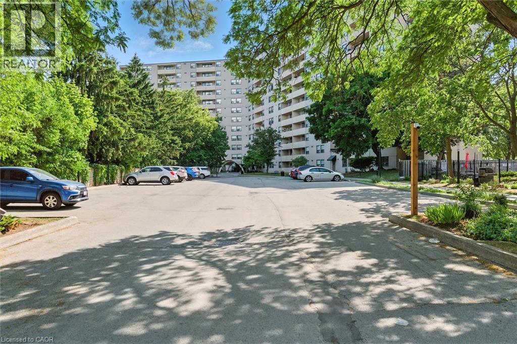 MLS® listing #30298921 for sale located at 700 DYNES Road Unit# 909