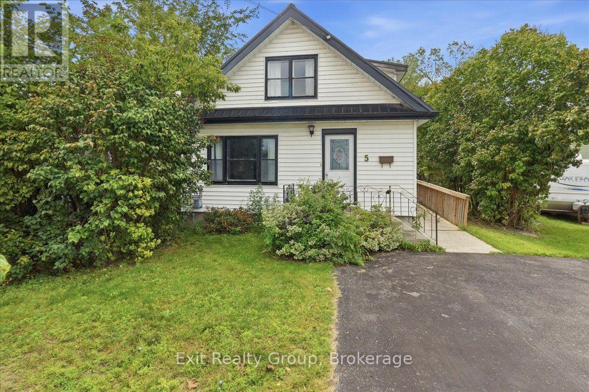 MLS® listing #30300752 for sale located at 5 CHARLOTTE STREET