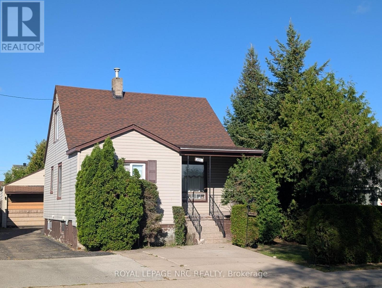 MLS® listing #30300778 for sale located at 4353 FIFTH AVENUE