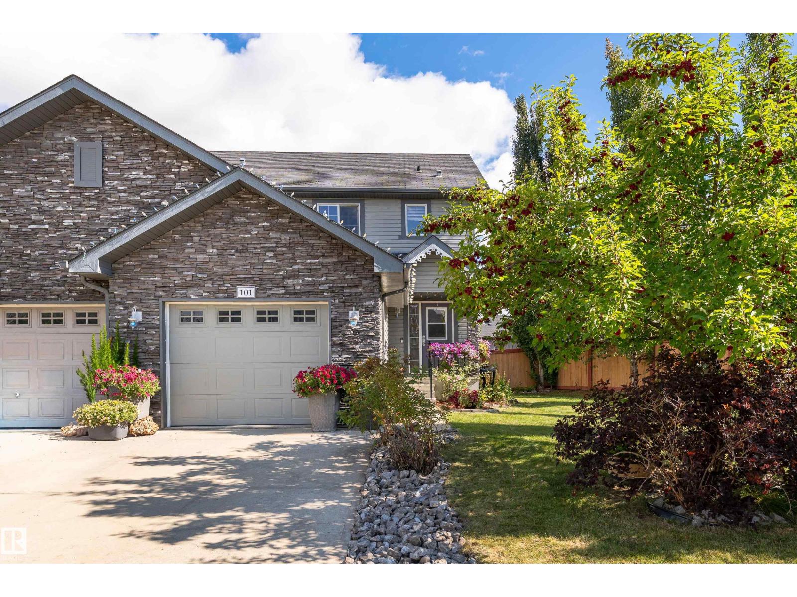 MLS® listing #30301370 for sale located at 101 RUE MONIQUE