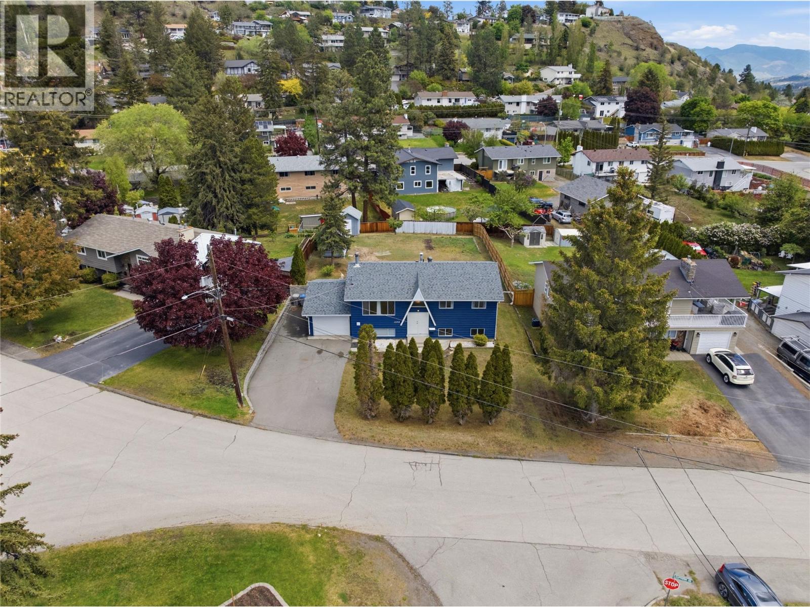 MLS® listing #30301419 for sale located at 1542 Mt Dufferin Crescent