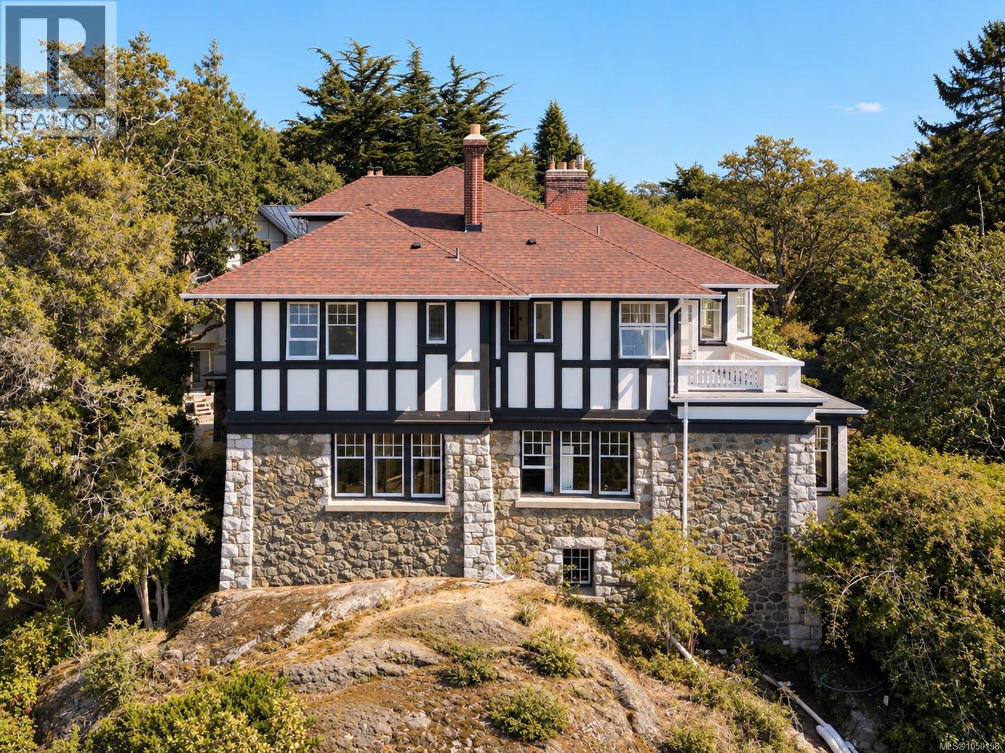 MLS® listing #30301945 for sale located at 515 Foul Bay Rd