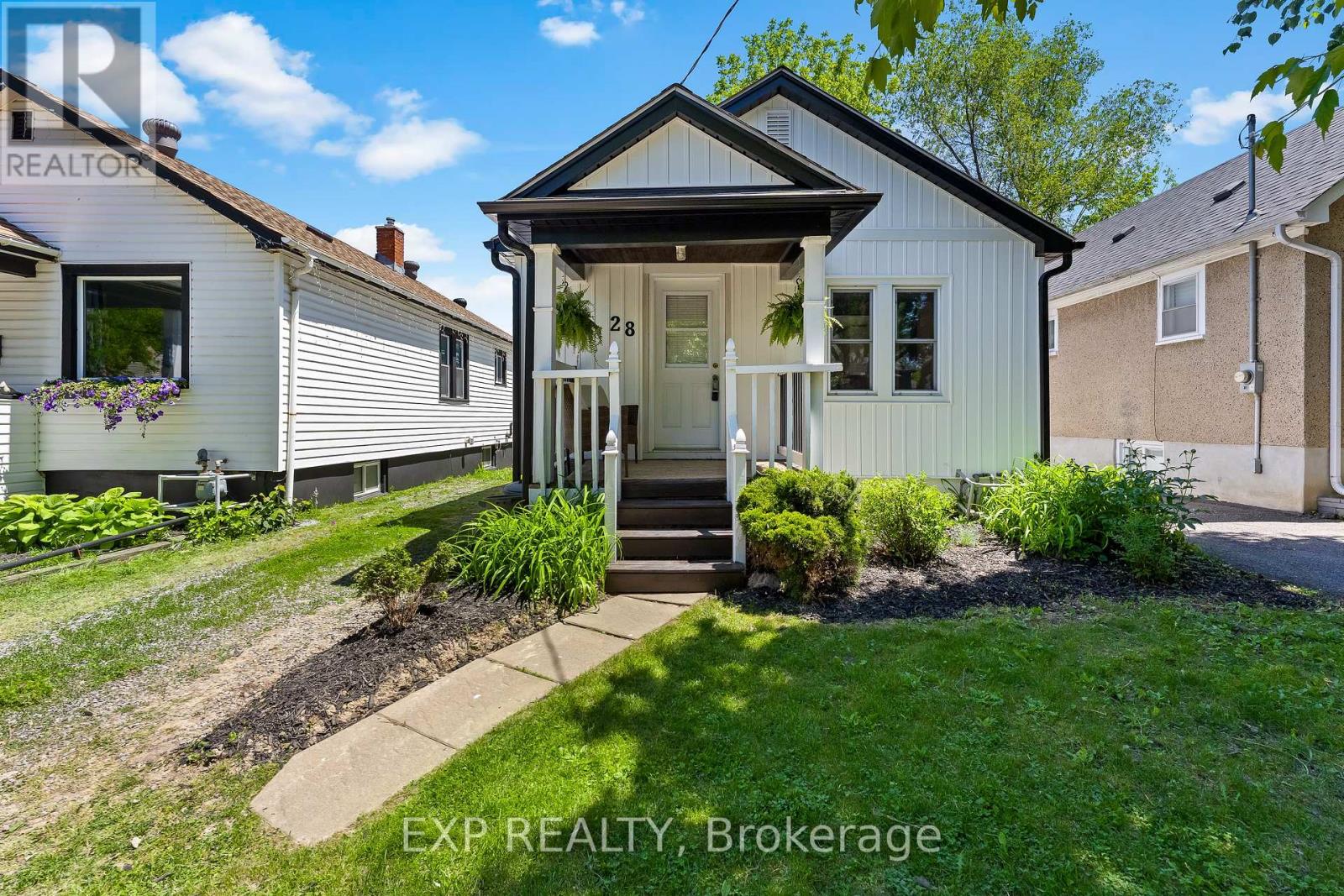 MLS® listing #30302491 for sale located at 28 GRANTHAM AVENUE