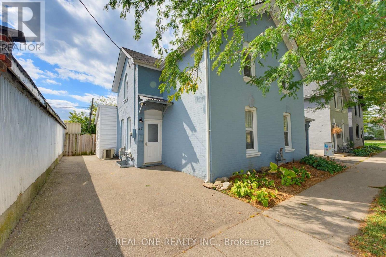 MLS® listing #30302664 for sale located at 27 GILKISON STREET