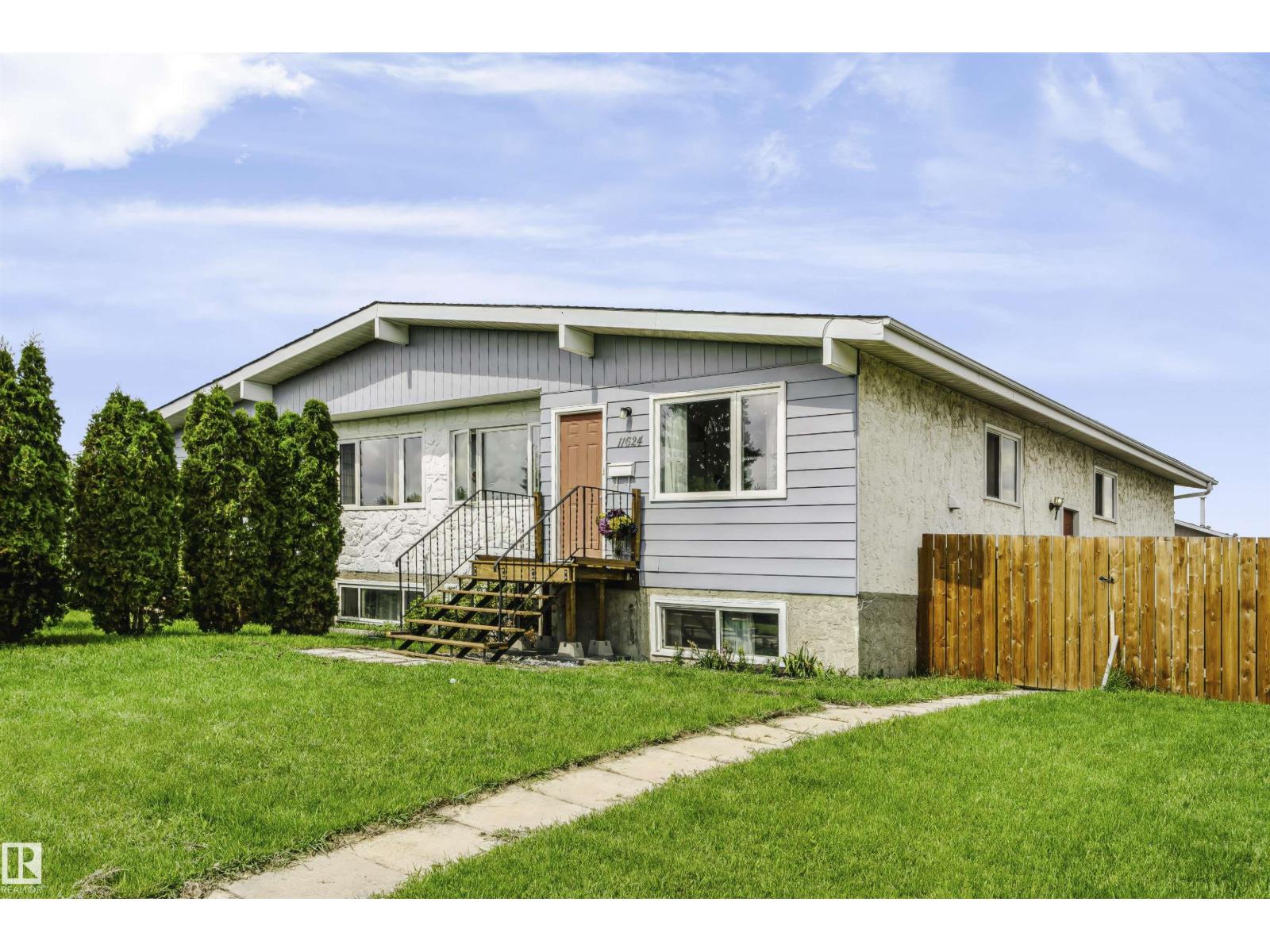 MLS® listing #30302858 for sale located at 11624 152 AV NW
