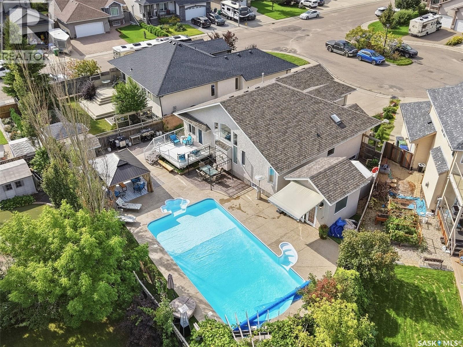 MLS® listing #30302943 for sale located at 522 Bellmont BAY