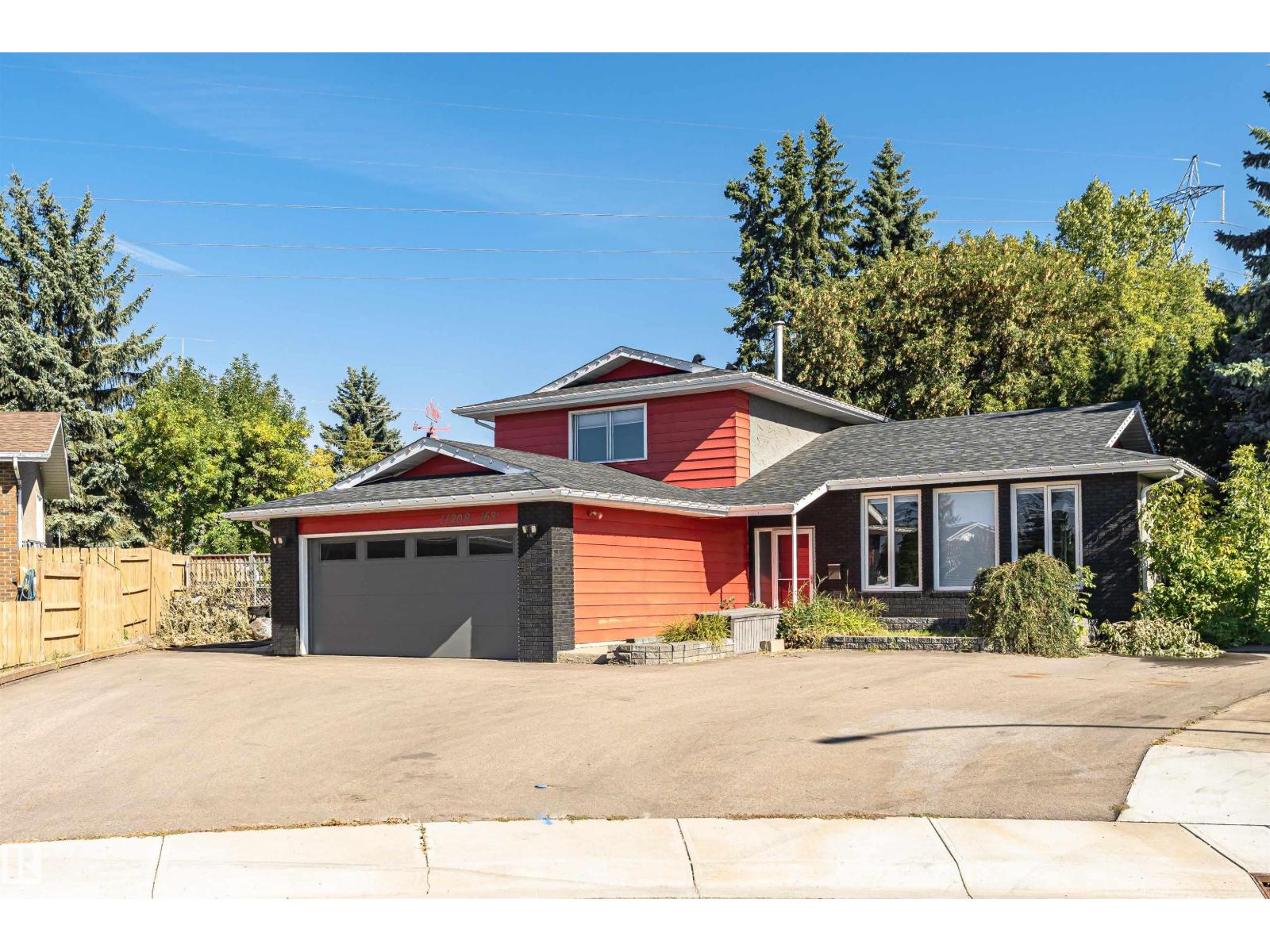 MLS® listing #30302988 for sale located at 11208 163A AV NW