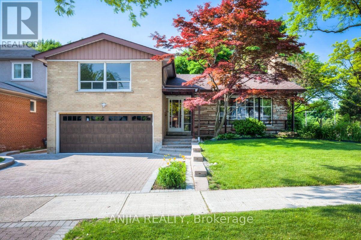 MLS® listing #30303960 for sale located at 17 EALING DRIVE