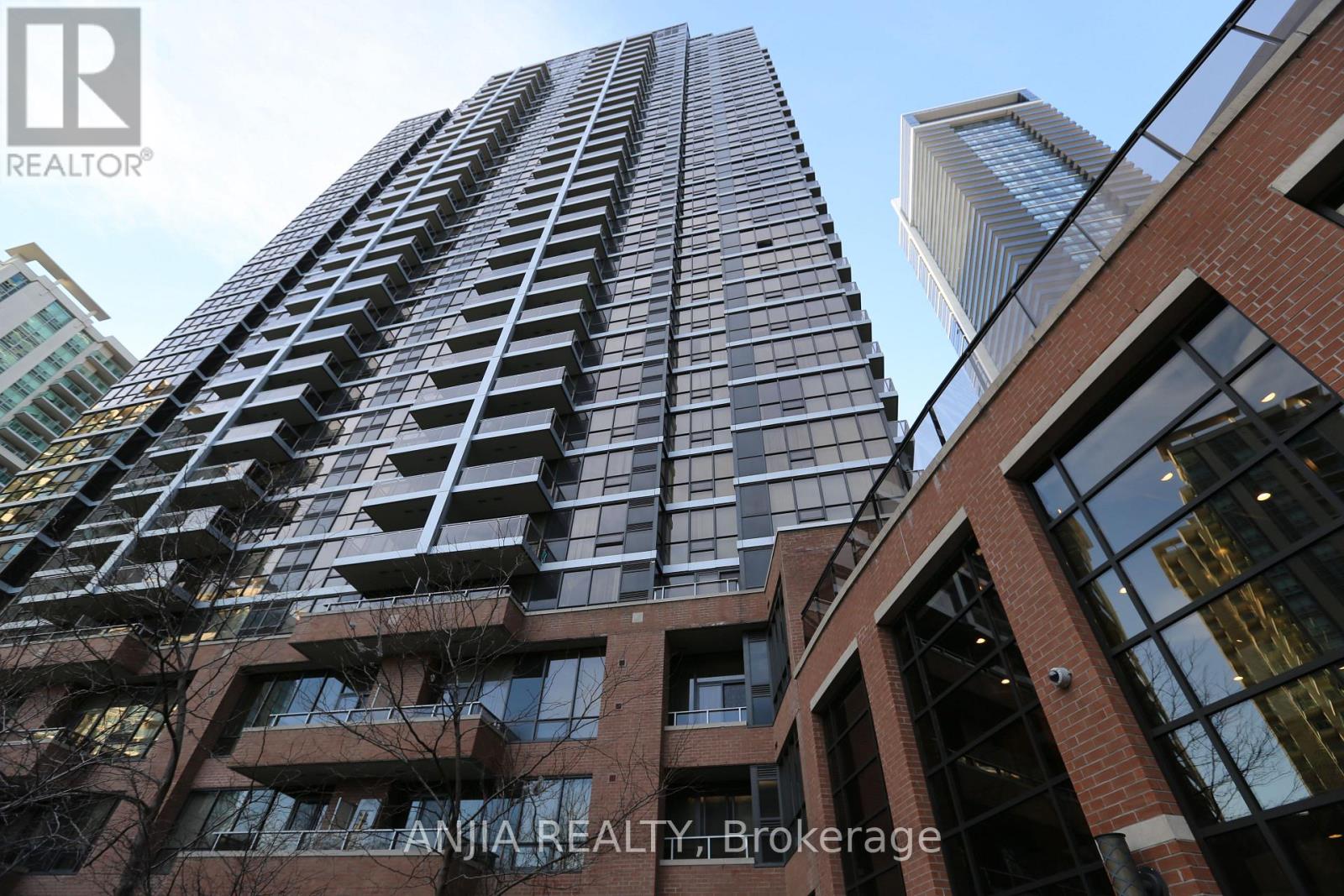 MLS® listing #30303978 for sale located at 2010 - 33 SHEPPARD AVENUE E