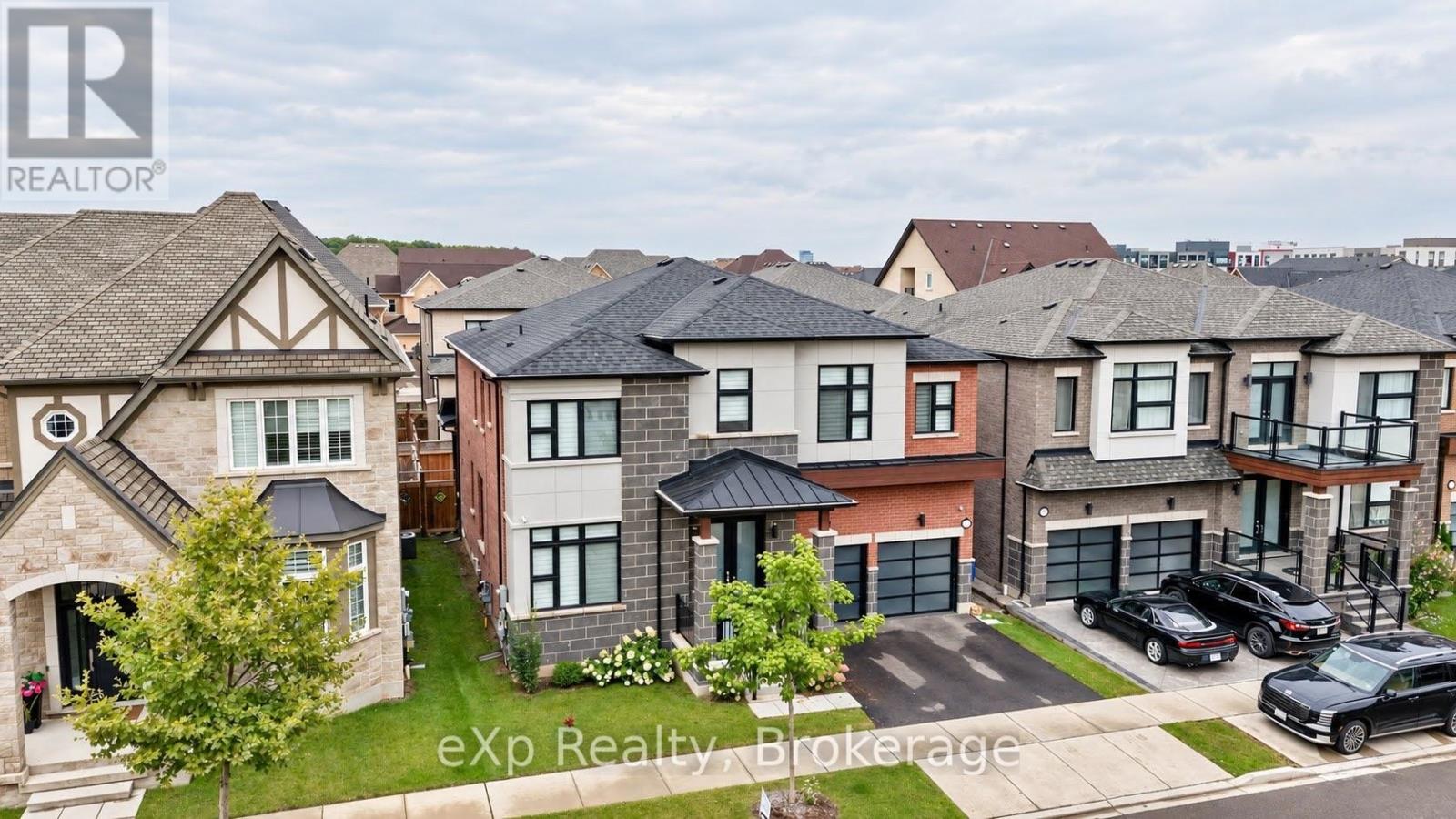 MLS® listing #30303996 for sale located at 3313 SUNNINGDALE GARDENS