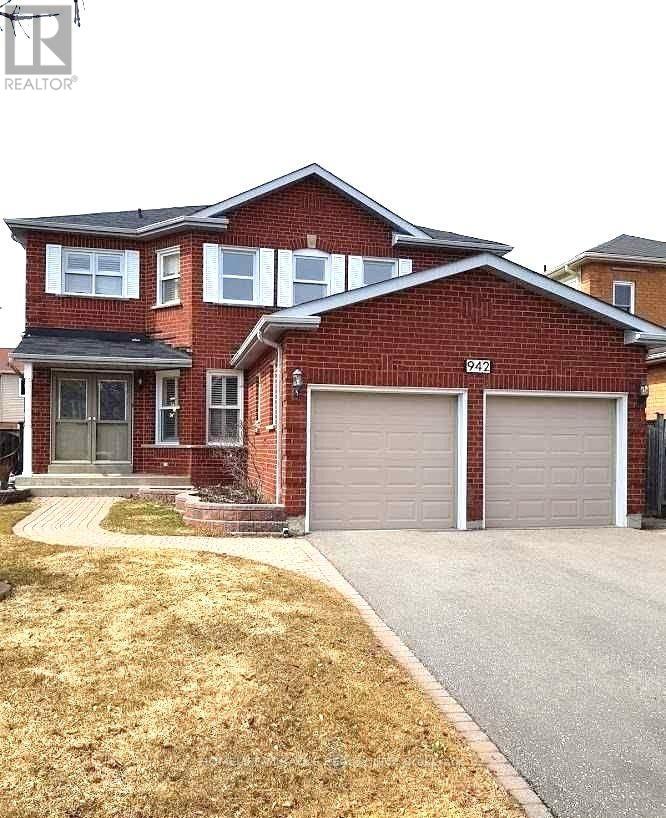 MLS® listing #30304022 for sale located at MAIN - 942 SANDCLIFF DRIVE