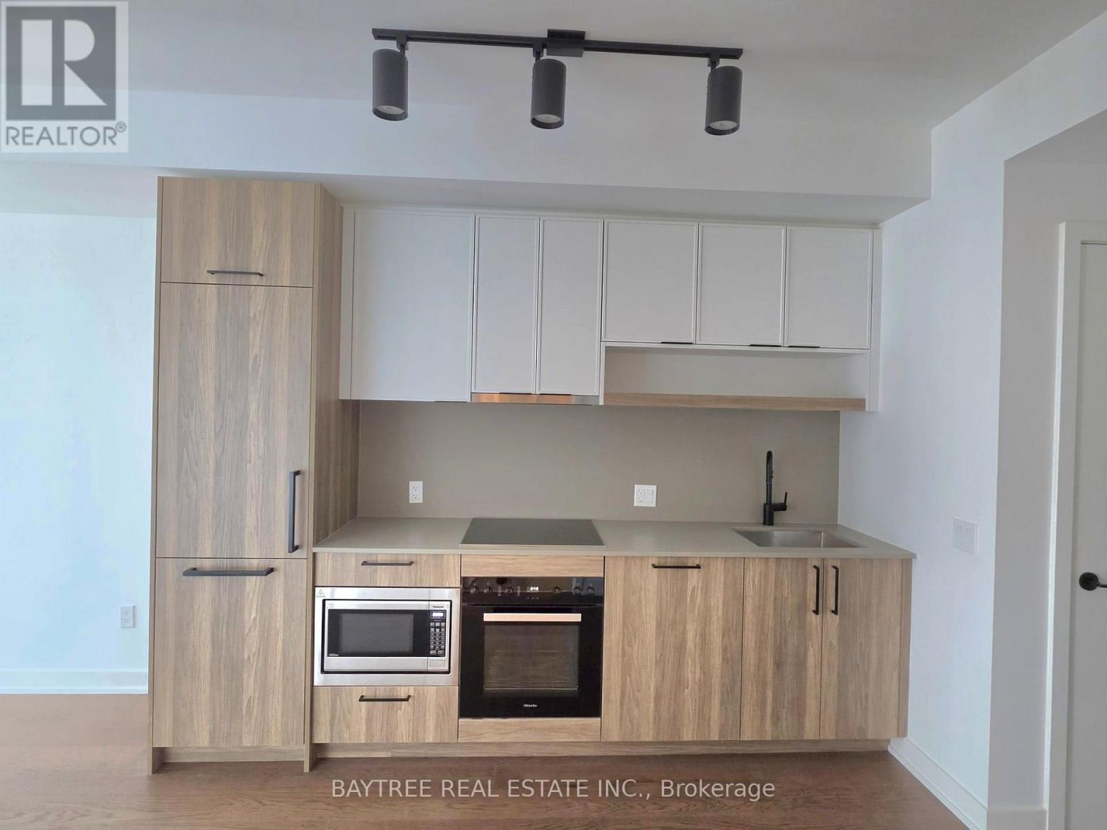 MLS® listing #30304122 for sale located at 1615 - 89 MONTCLAIR AVENUE