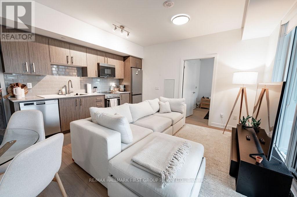 MLS® listing #30304178 for sale located at 610 - 25 WELLINGTON STREET