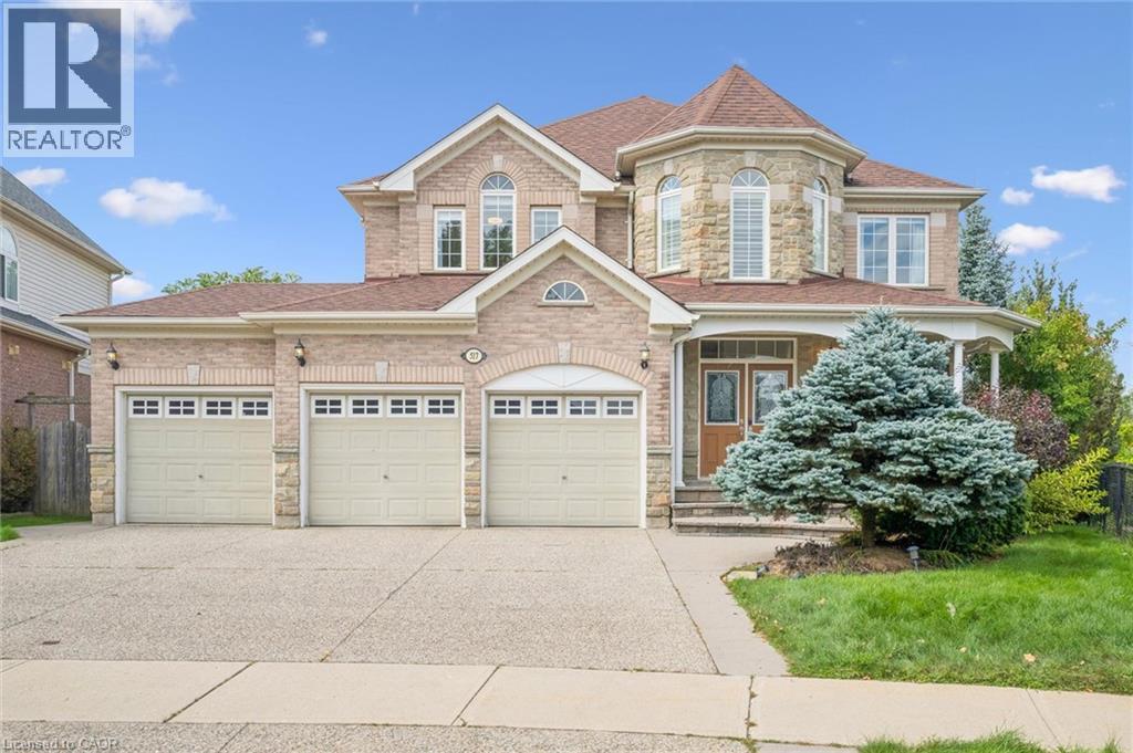 MLS® listing #30304795 for sale located at 517 TOPPER WOODS Crescent