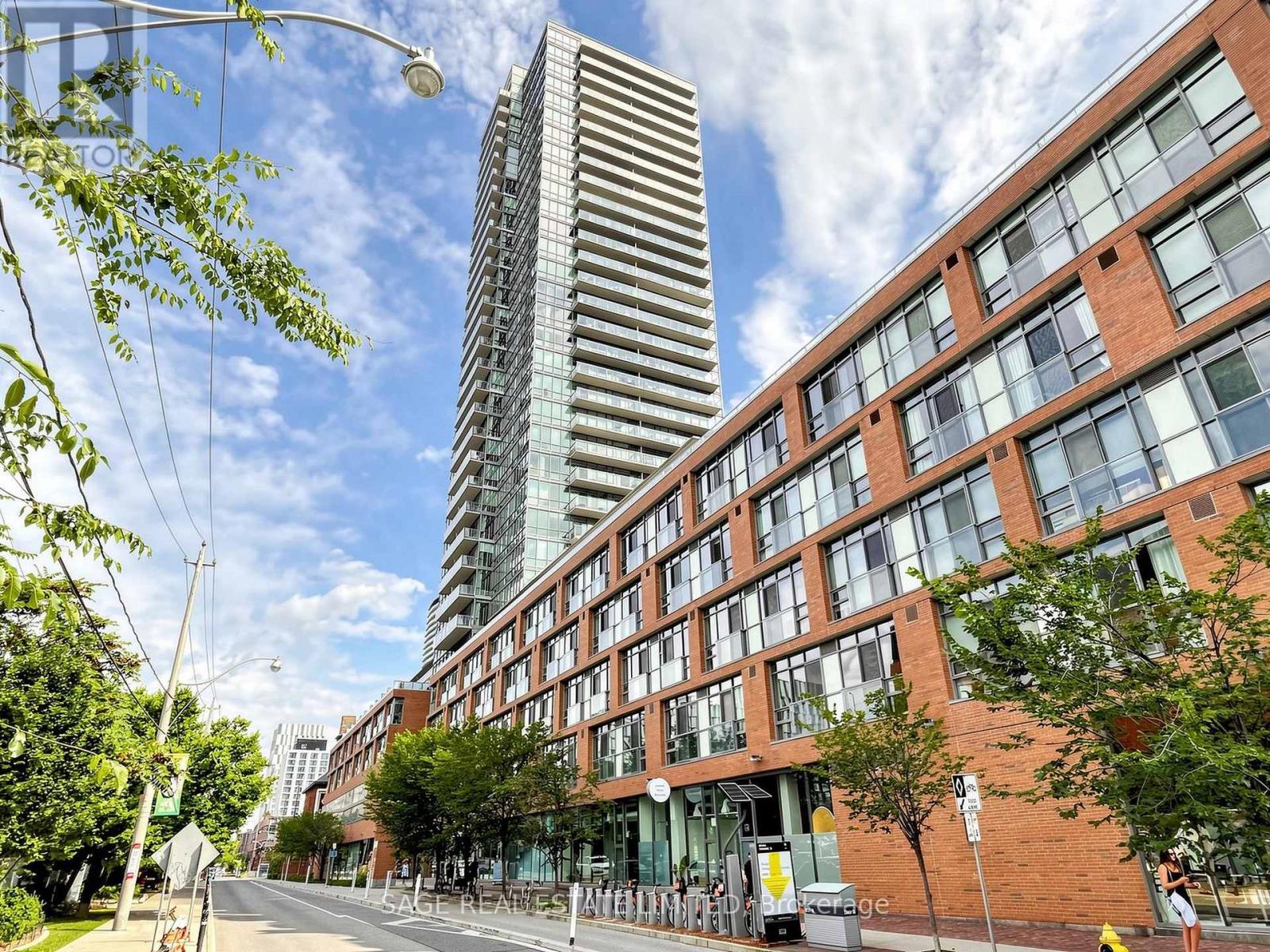 MLS® listing #30305663 for sale located at 1003 - 33 MILL STREET