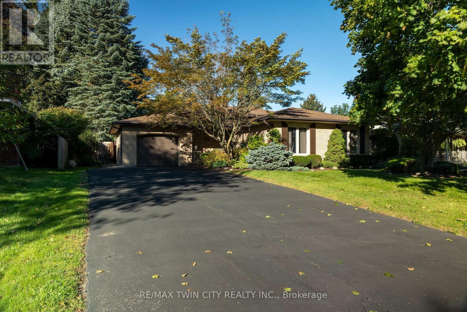 MLS® listing #30305745 for sale located at 78 BERKLEY CRESCENT