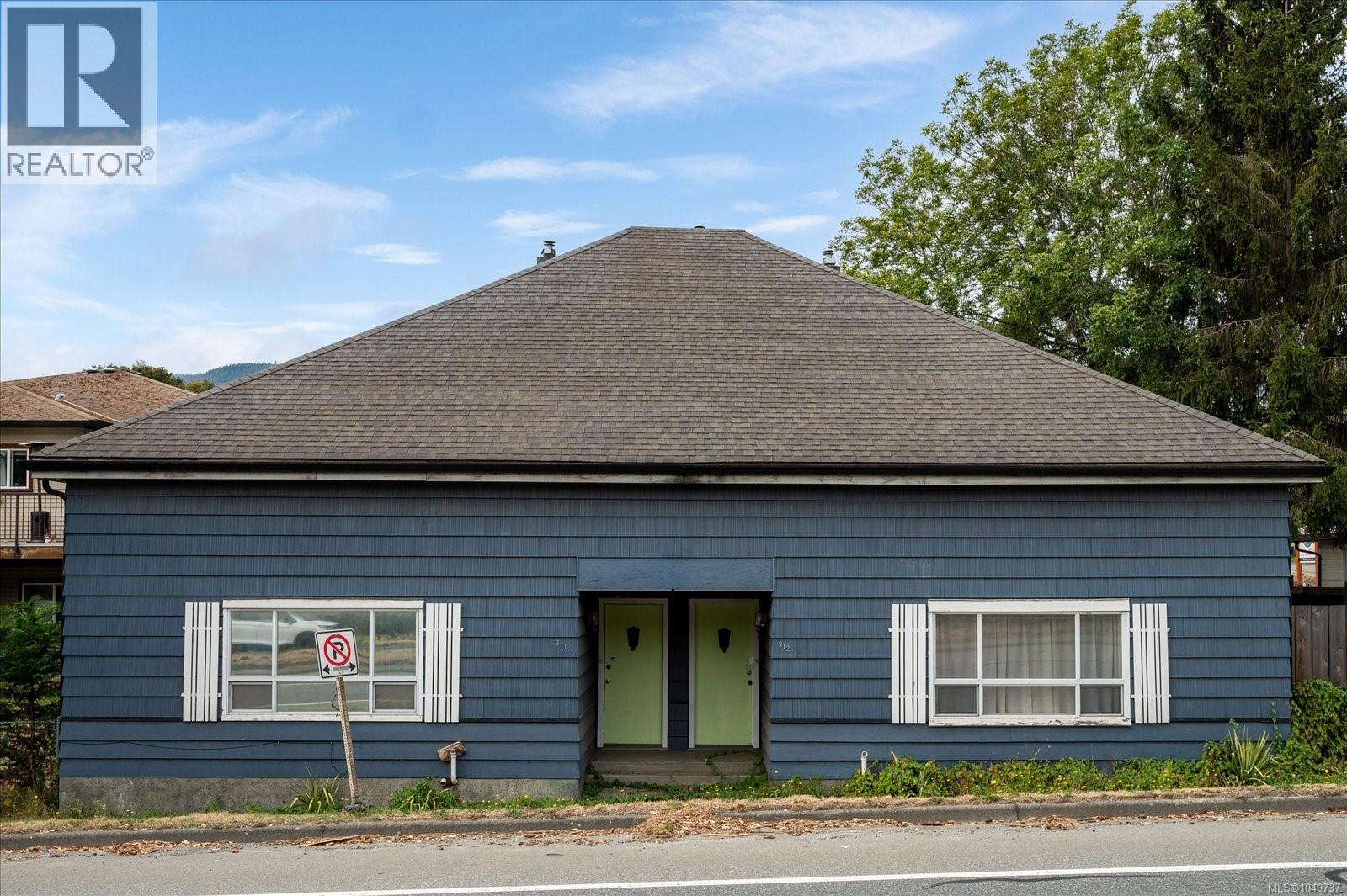 MLS® listing #30305992 for sale located at 910 Esplanade Ave
