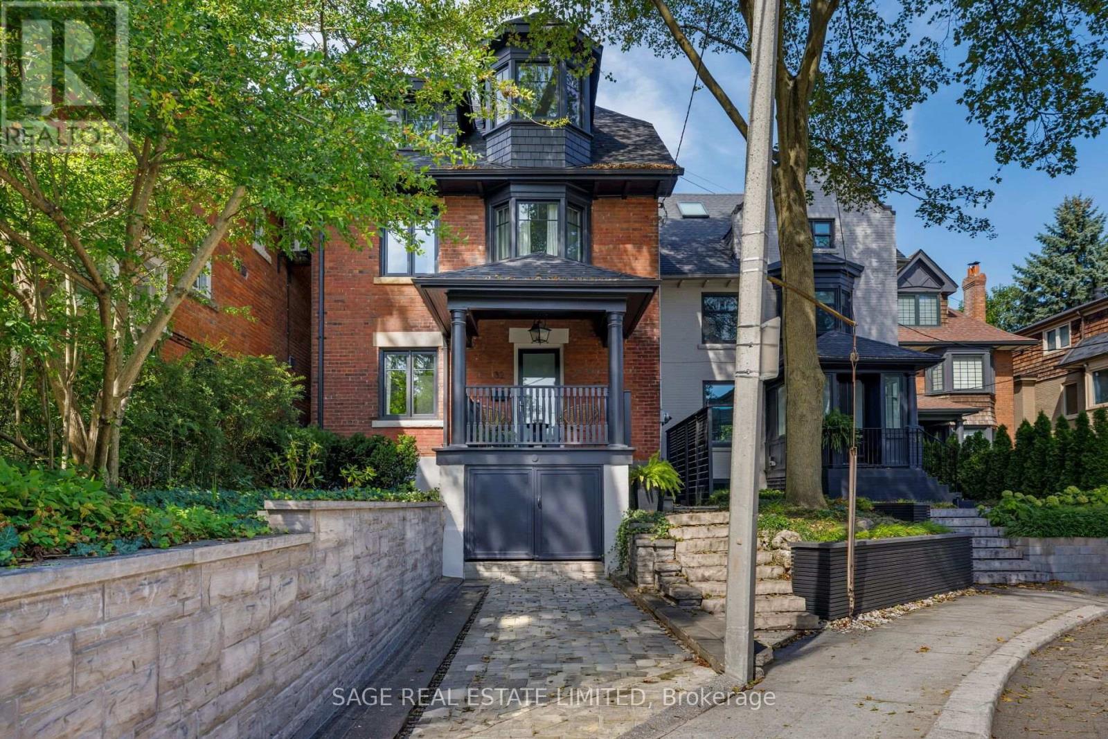 MLS® listing #30306068 for sale located at 32 EDGEWOOD CRESCENT