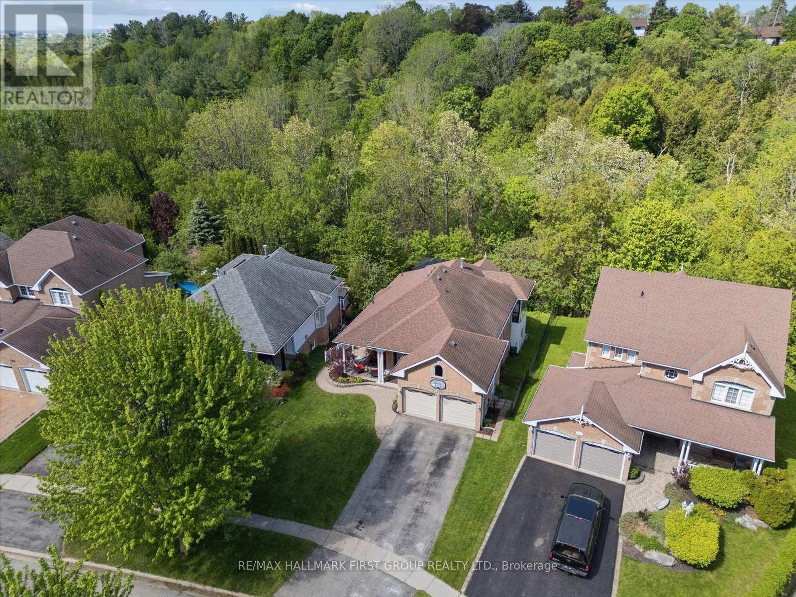 MLS® listing #30306320 for sale located at 1028 HIGHBROOKE COURT