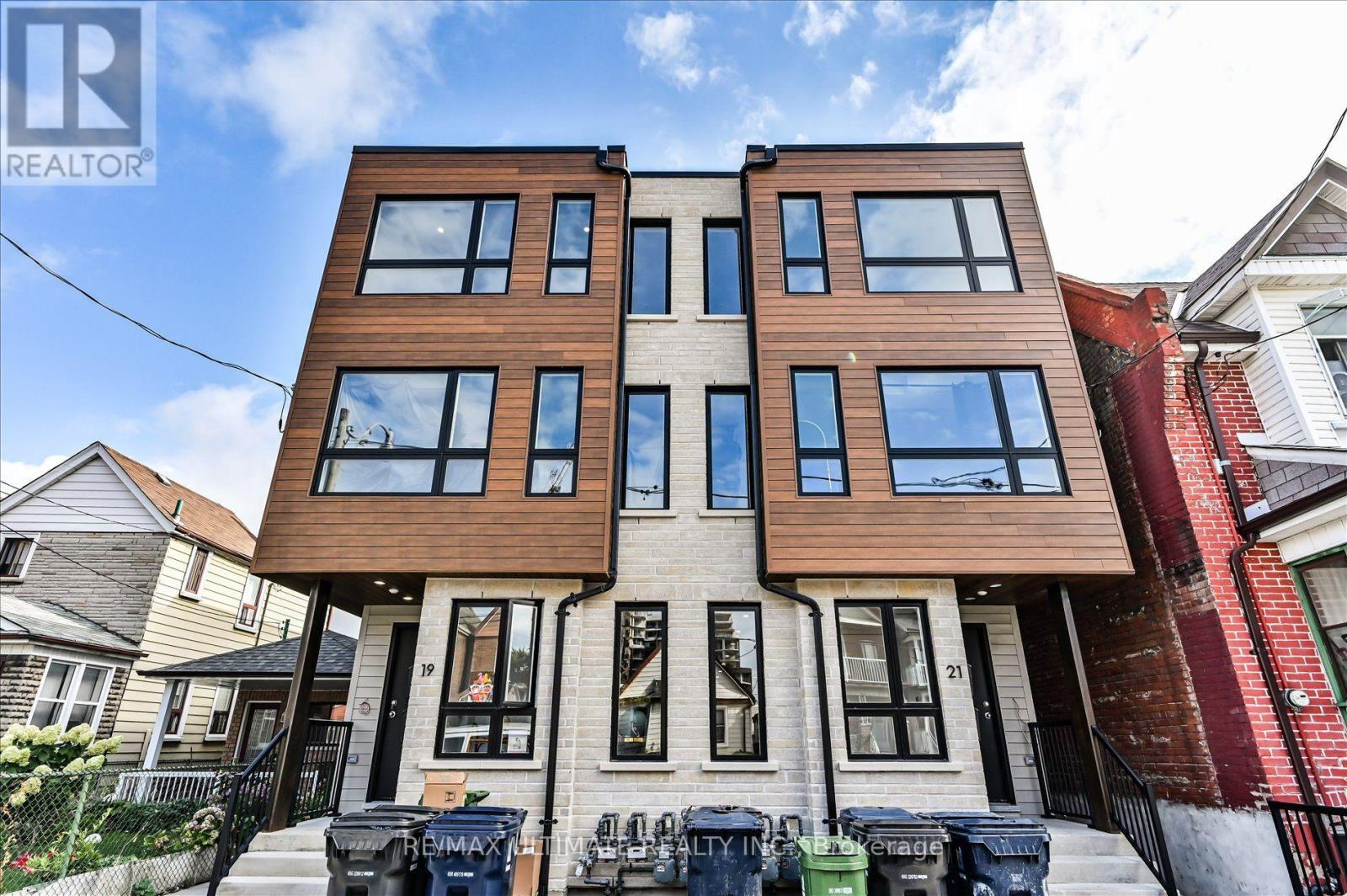 MLS® listing #30306419 for sale located at 1 - 21 LAPPIN AVENUE