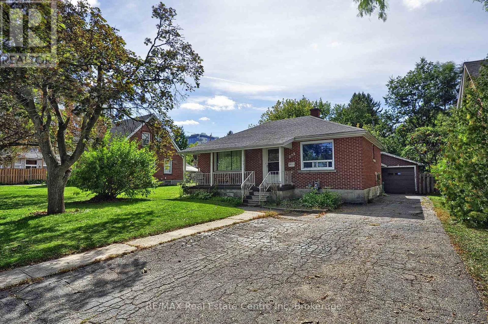 MLS® listing #30306774 for sale located at 273 ALBERT STREET