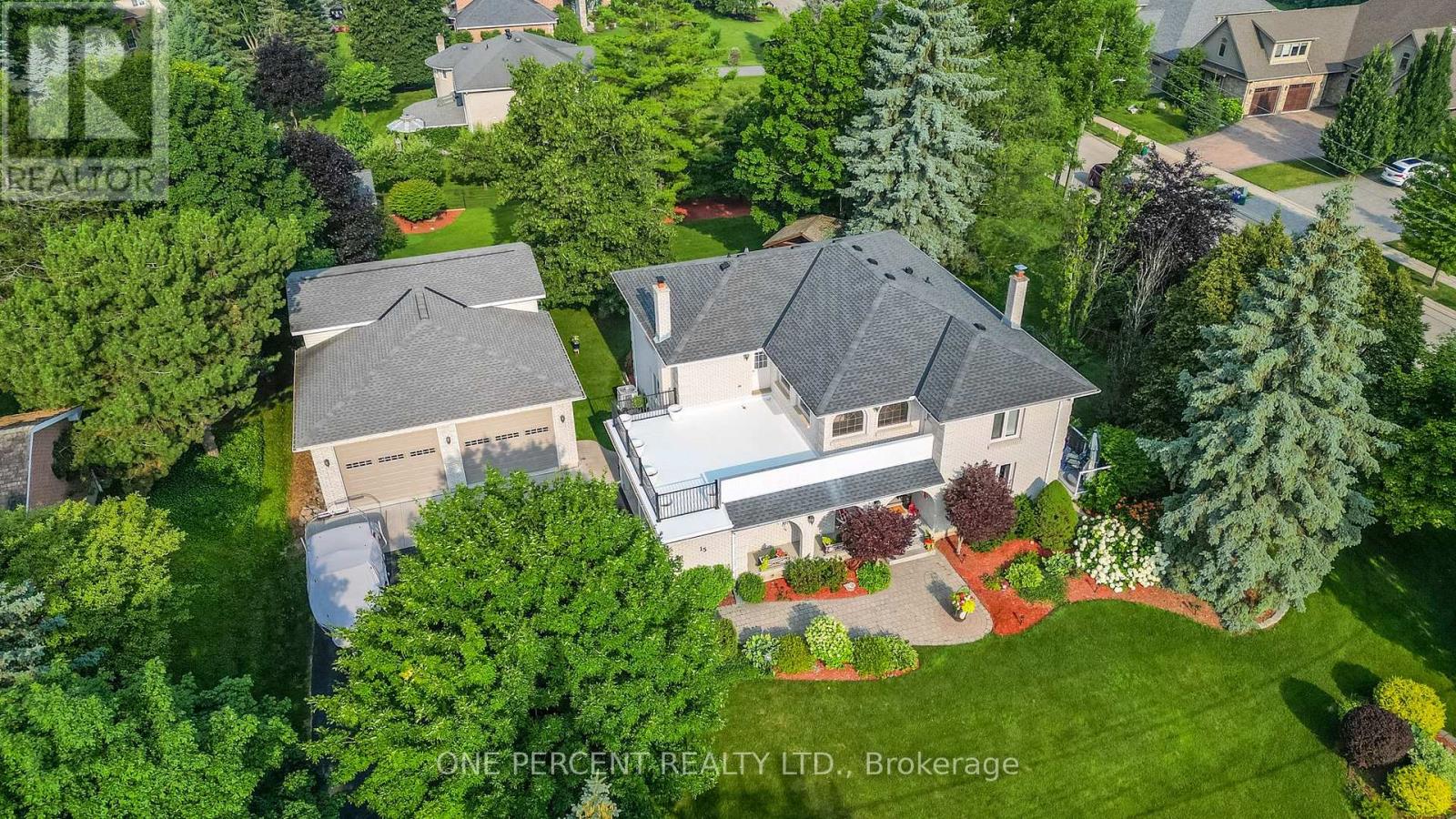 MLS® listing #30306897 for sale located at 15 MARQUETTE DRIVE