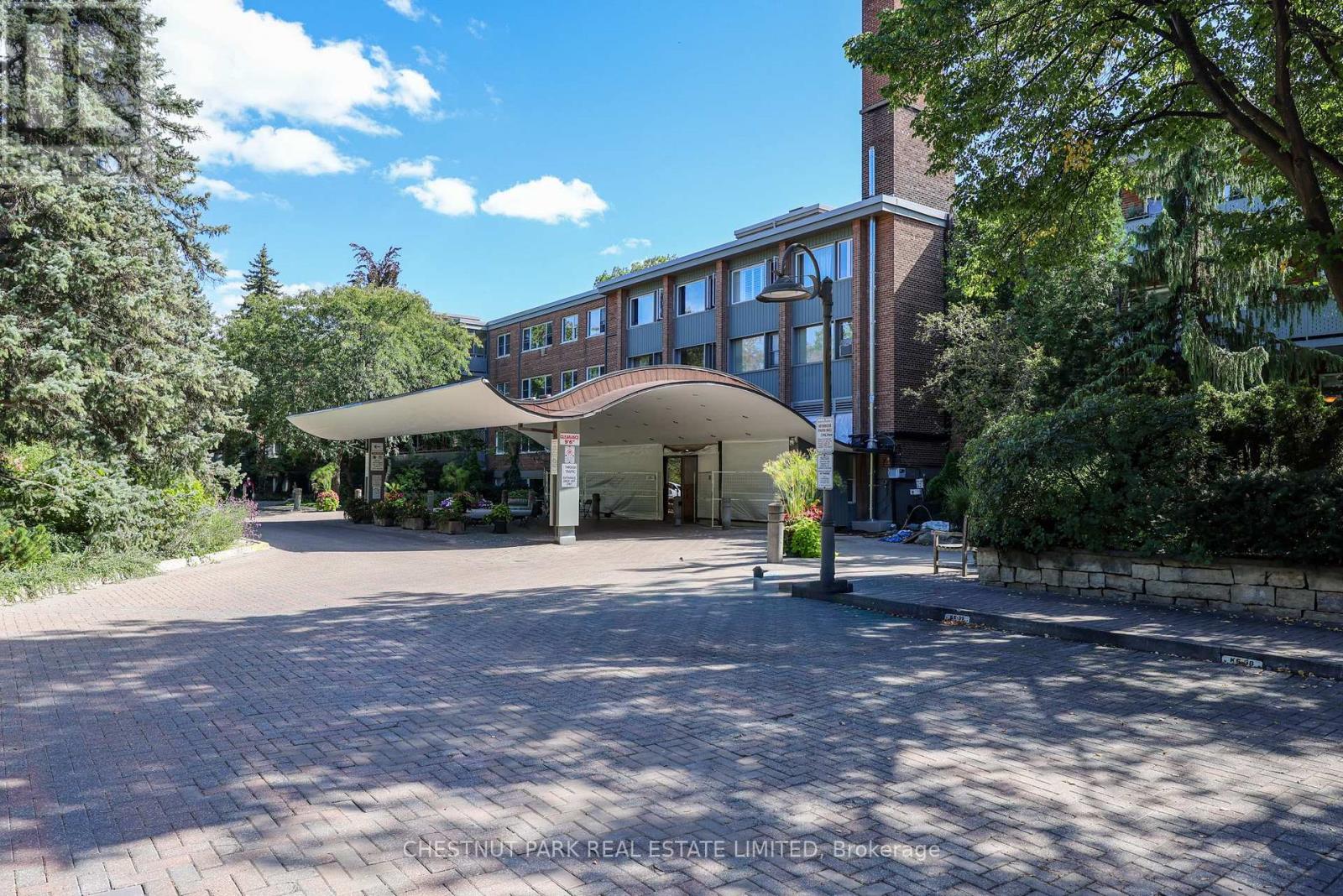 MLS® listing #30308563 for sale located at 612 - 21 DALE AVENUE