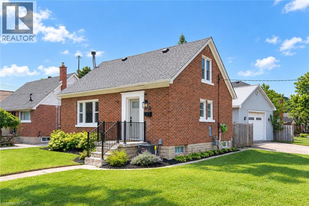 MLS® listing #30308603 for sale located at 32 BELLEVIEW Avenue