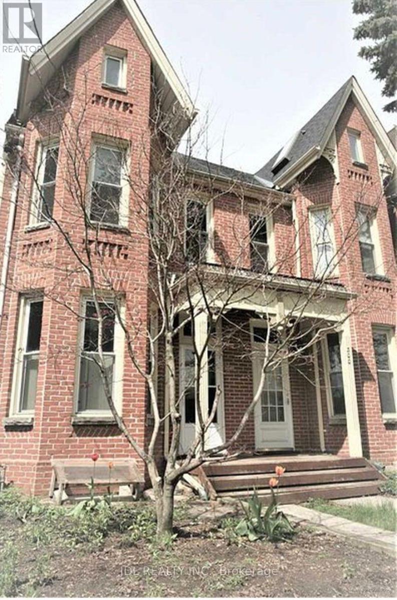 MLS® listing #30309974 for sale located at ONE BEDROOM MAIN FLOOR - 298 ROBERT ST STREET