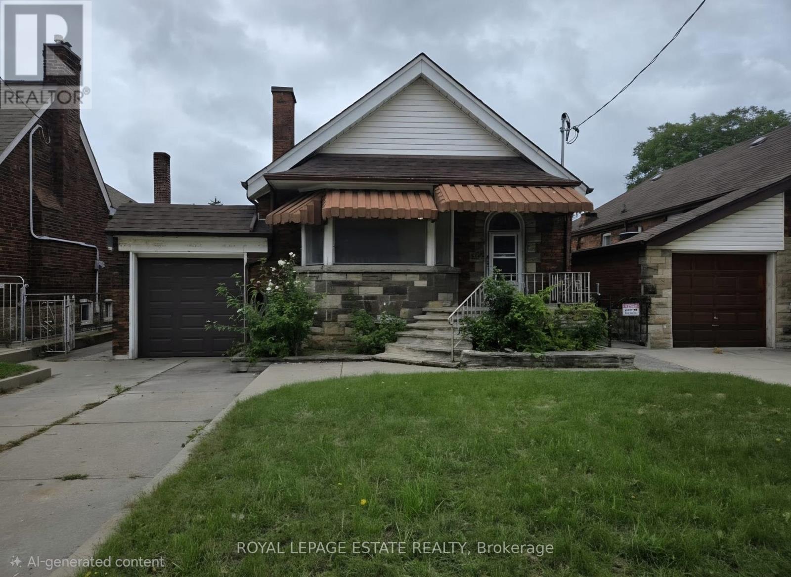 MLS® listing #30309980 for sale located at MAIN - 839 COXWELL AVENUE