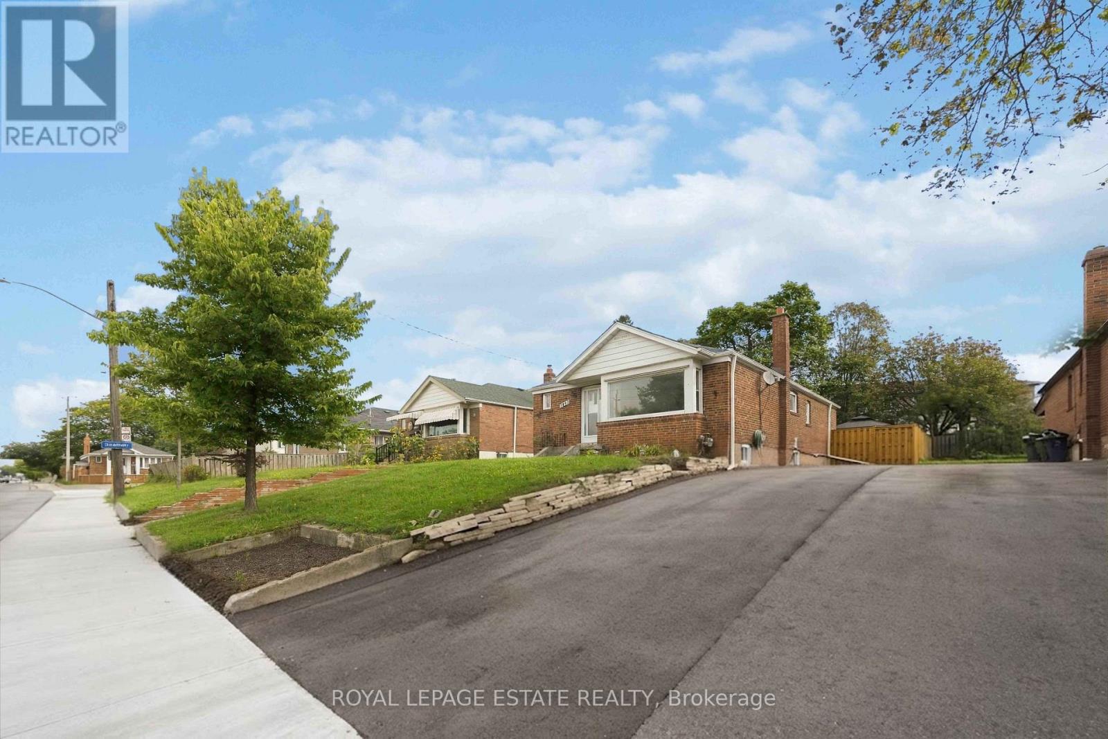 MLS® listing #30309981 for sale located at 1843 VICTORIA PARK AVENUE