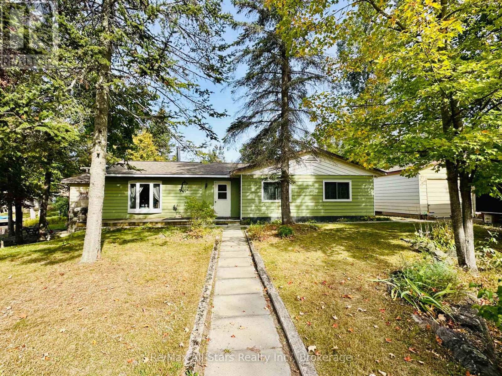 MLS® listing #30310299 for sale located at 16 PENINSULA COURT