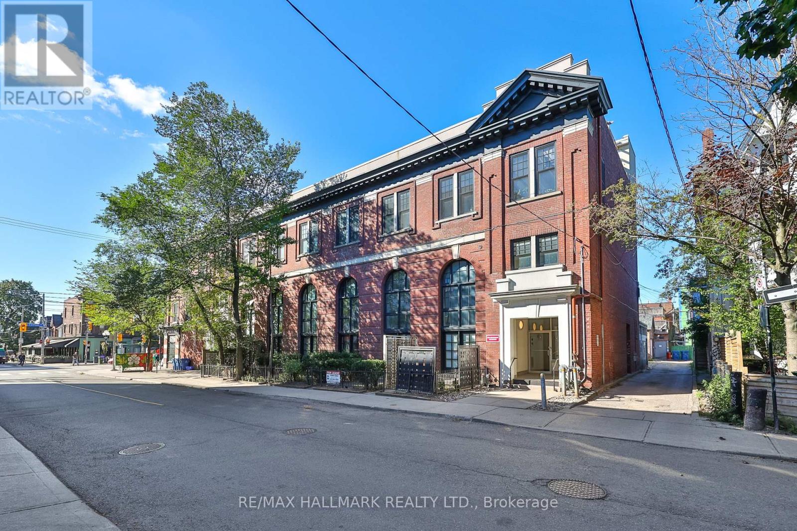 MLS® listing #30310453 for sale located at 205 - 394 EUCLID AVENUE