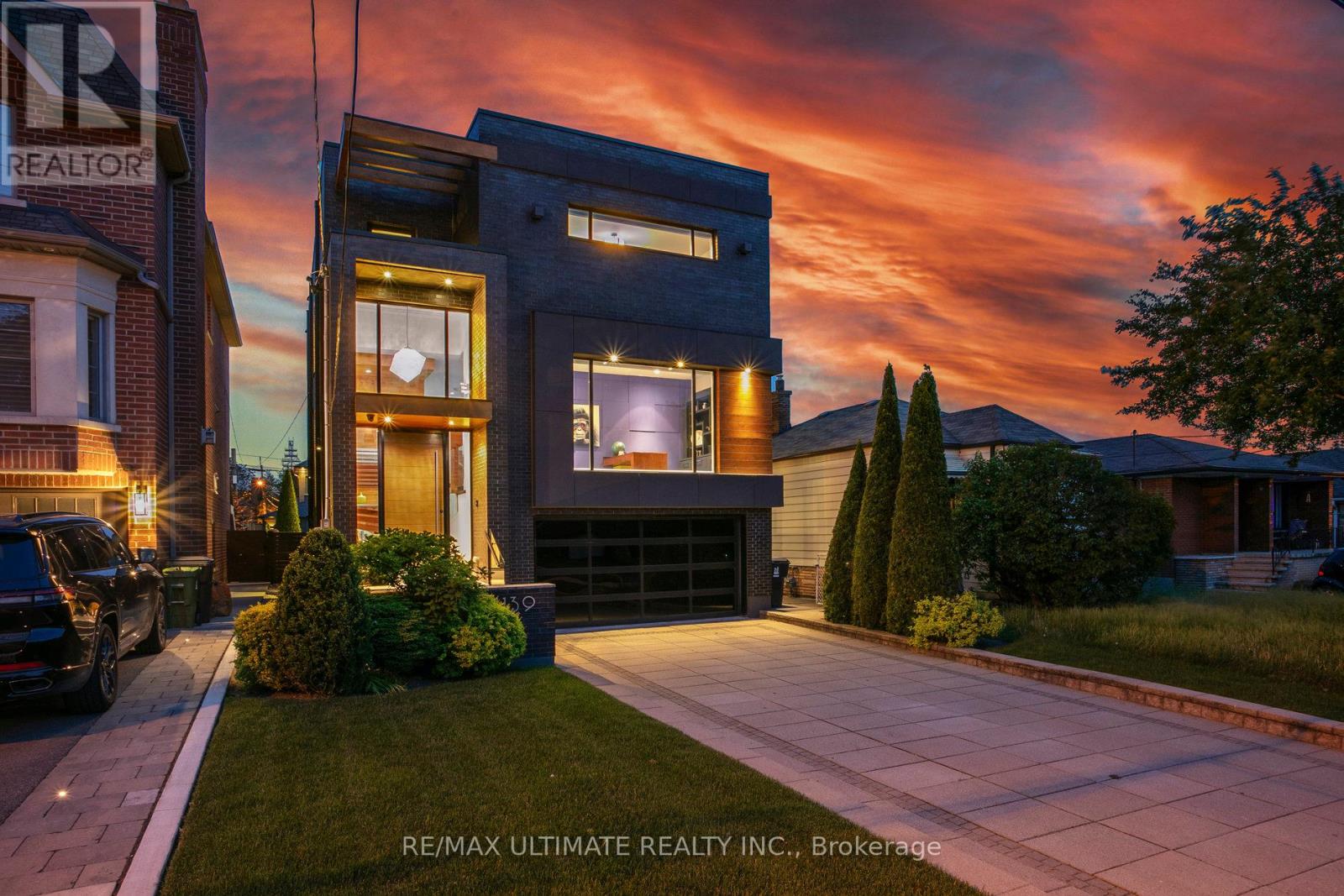 MLS® listing #30310497 for sale located at 1139 GLENGROVE AVENUE W