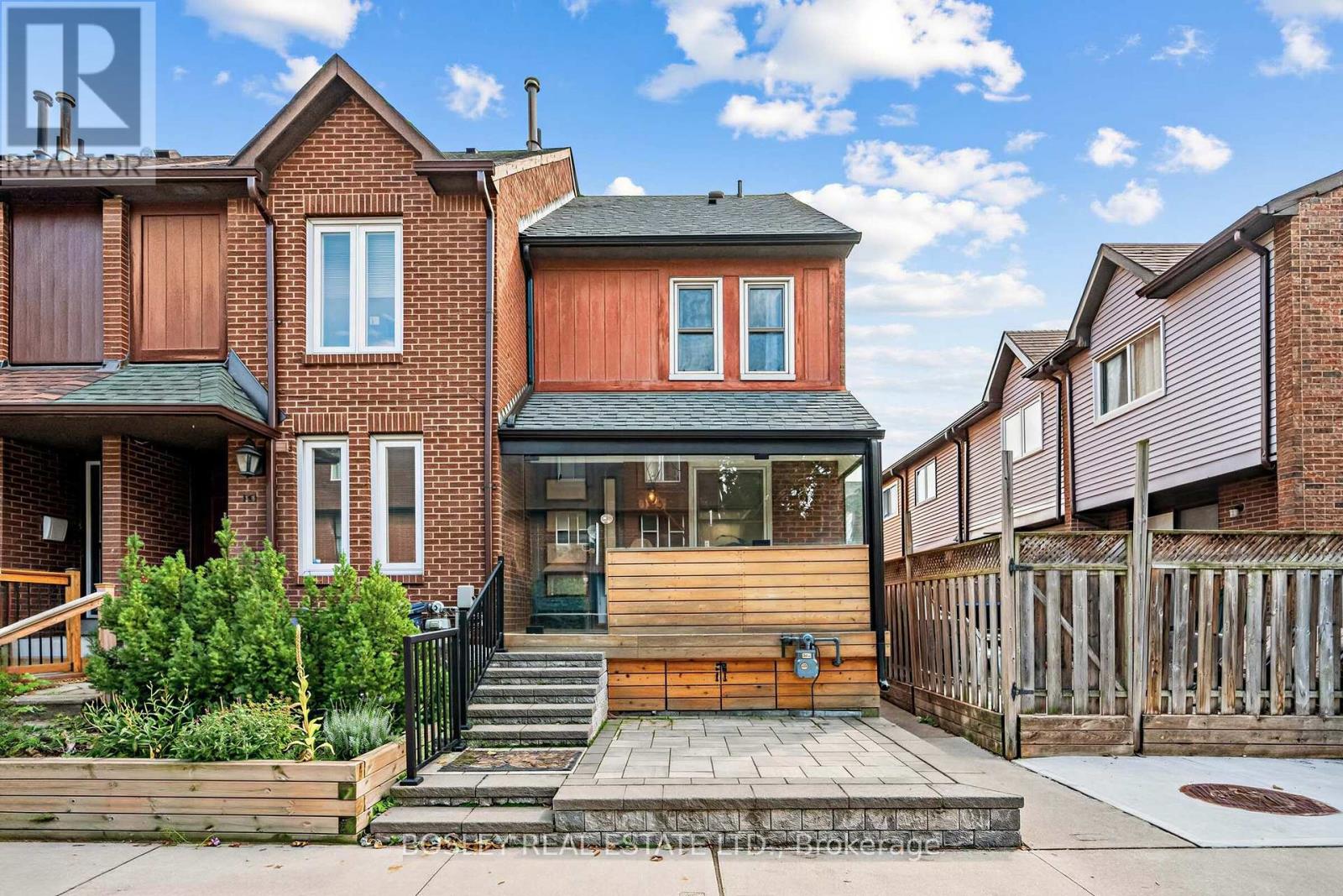 MLS® listing #30310650 for sale located at 153 LAMBERTLODGE AVENUE
