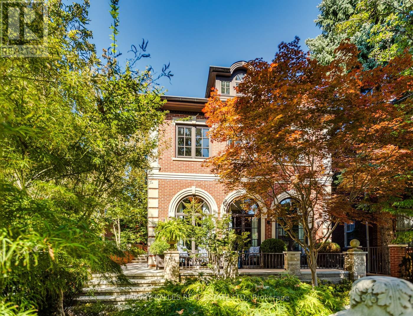 MLS® listing #30311209 for sale located at 92 SOUTH DRIVE